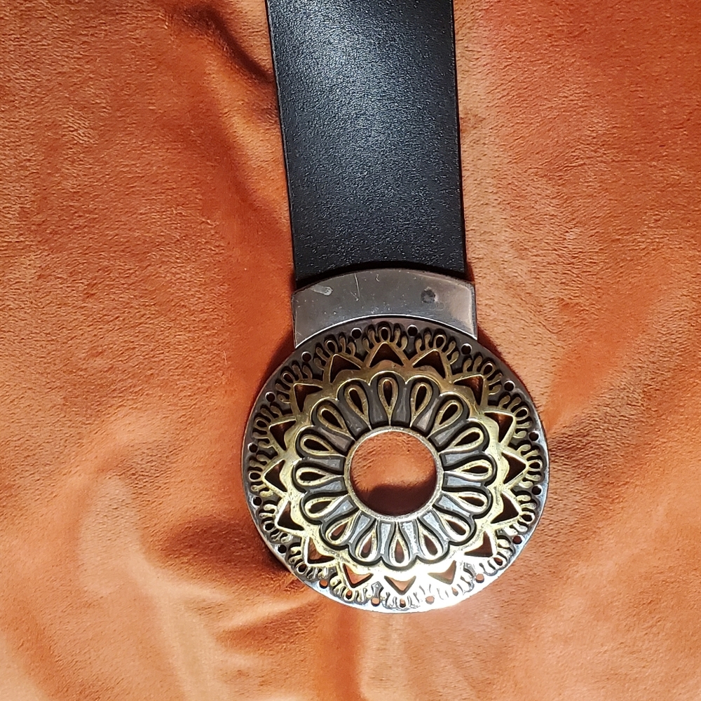Adjustable belt nice thick leather chunky metal buckle and clasp